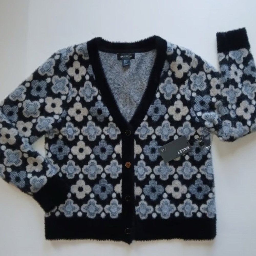 Bailey 44 NWT cozy Floral cardigan.  Size Large